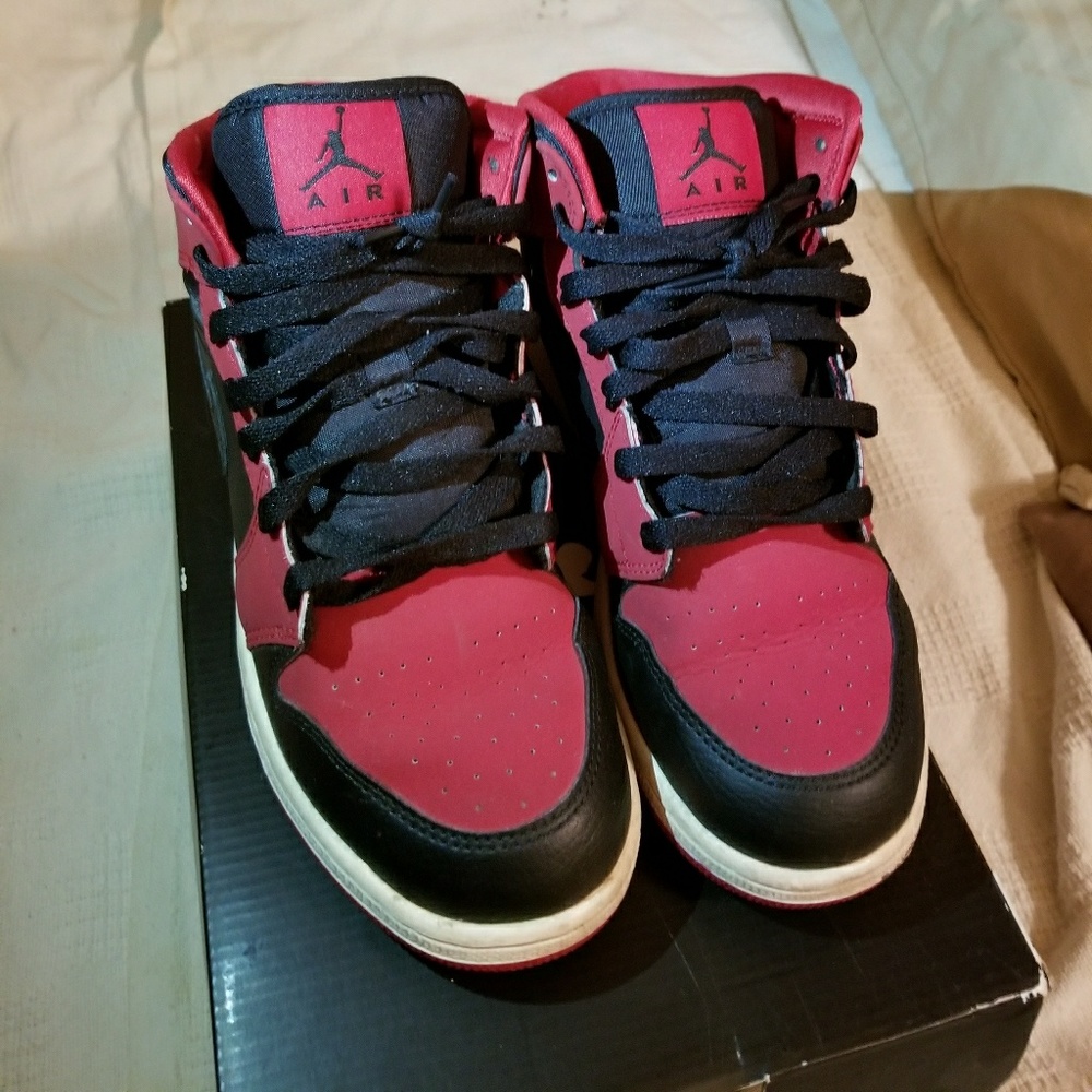 Air Jordan 1 Mid